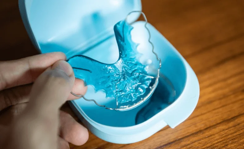 How to Clean Retainer Case
